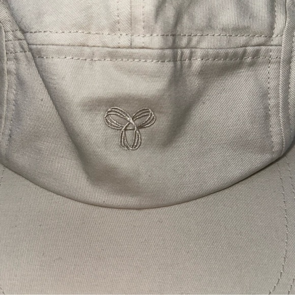 Aritzia TNA Logo Baseball Cap Adjustable New Without tags - Picture 2 of 6